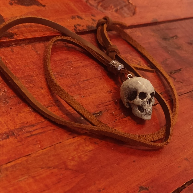 Colar masculino gótico vintage de caveira cranio em couro